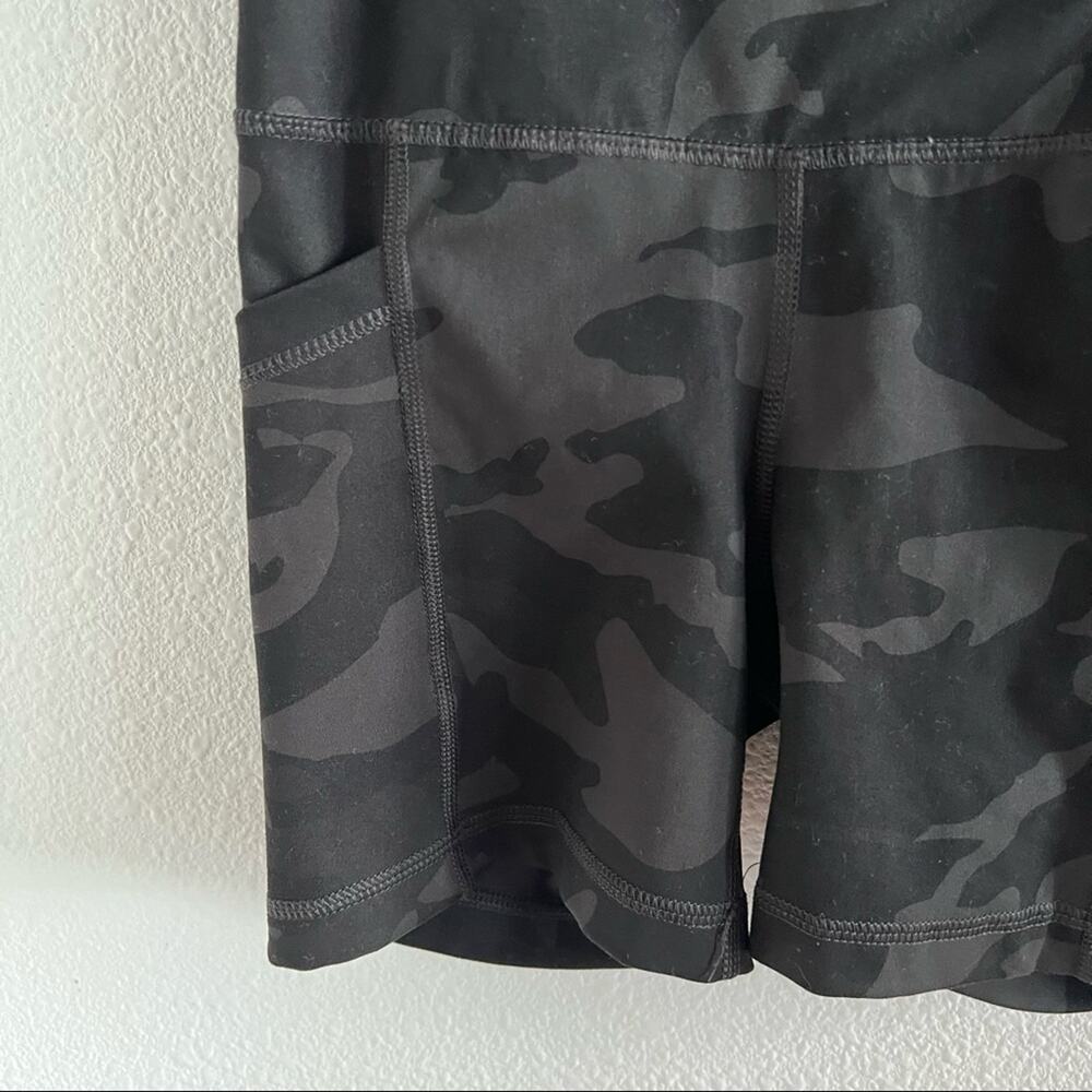 Yogalicious Lux Dark Camo Tights Shorts Bike Short XS - Picture 3 of 8